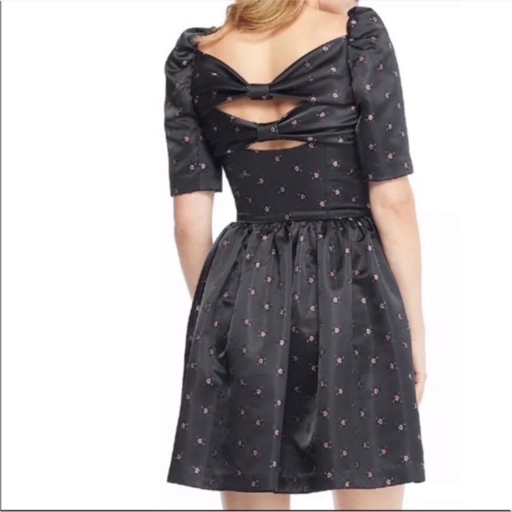 New Gal Meets Glam Satin Jacquard Bow Back Dress black pink floral size 00